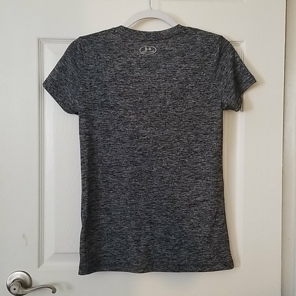 Loose Fit Under Armour Heat Gear T-shirt - Picture 4 of 4